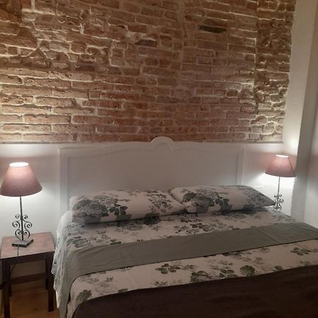 Casina Centotrecento-Romantic & Quite Apartment- โบโลญญา ภายนอก รูปภาพ