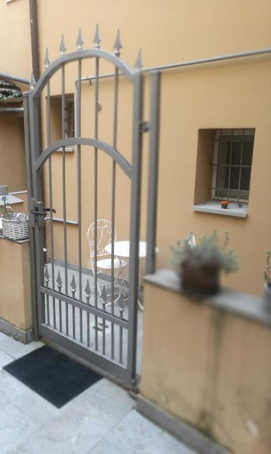 Casina Centotrecento-Romantic & Quite Apartment- โบโลญญา ภายนอก รูปภาพ