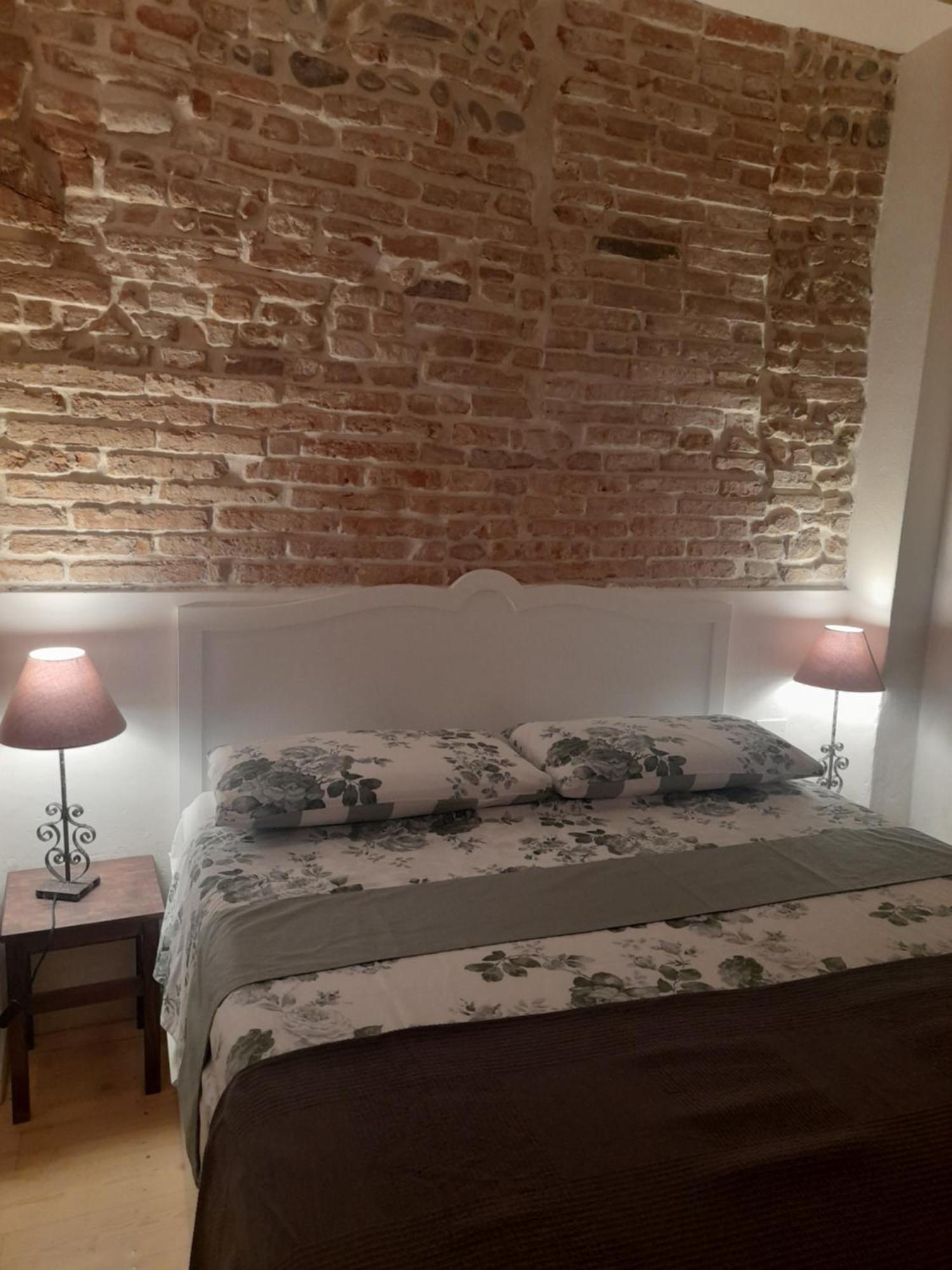 Casina Centotrecento-Romantic & Quite Apartment- โบโลญญา ภายนอก รูปภาพ